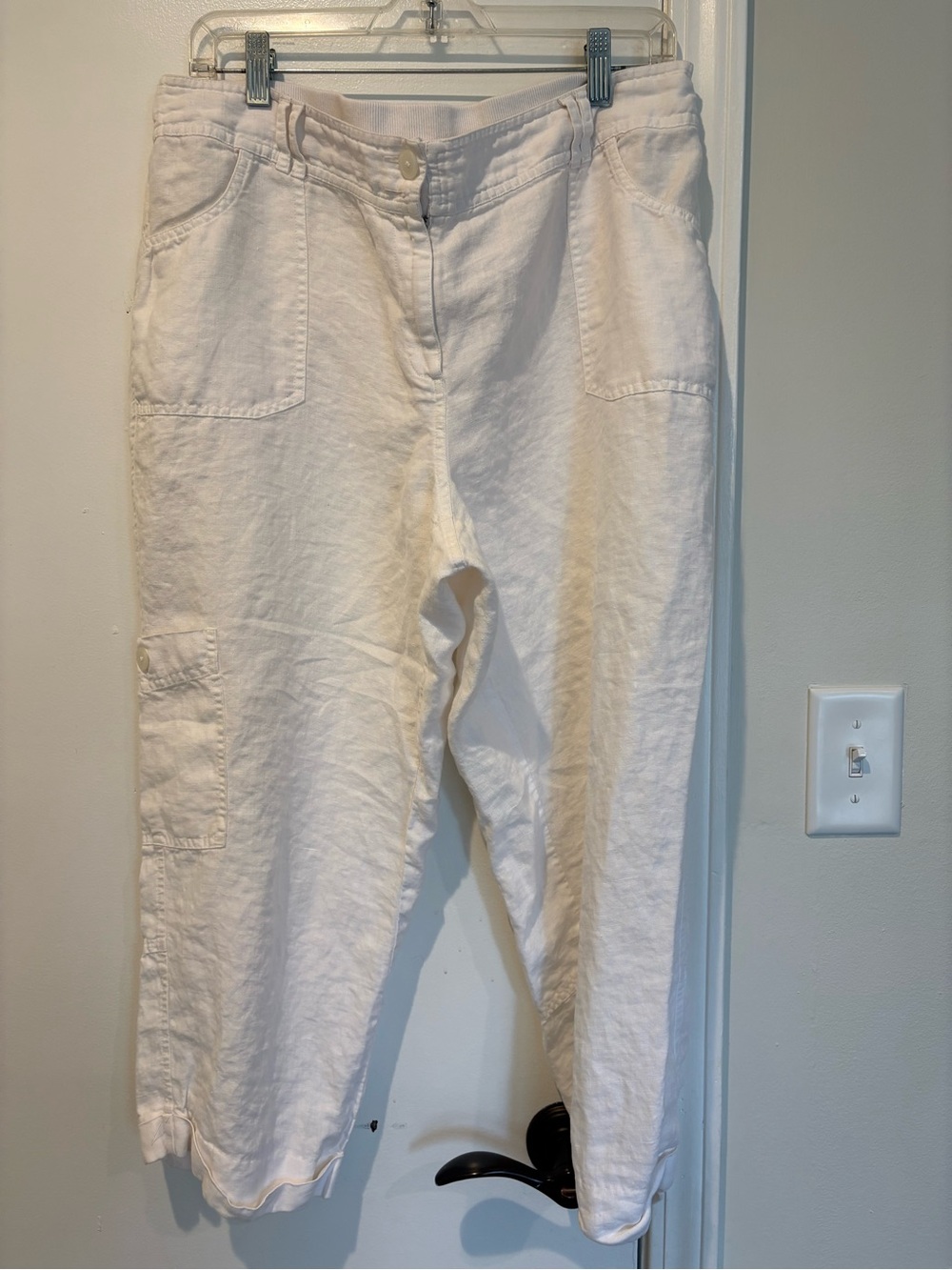 Beachy, Coastal Chico's Cream Cropped Linen-Blend Utility Pants